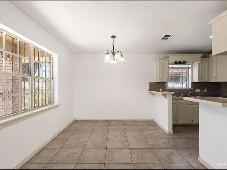 2804 Gumwood Ave — Photo 4