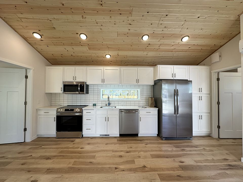 1st image of 2545 Grand Ave S #3