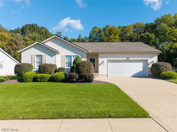 141 Parkside Dr, Creston, OH 44217