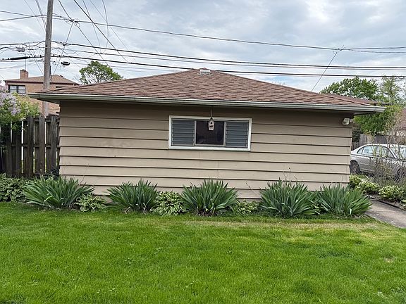 4th image of 8426 N McCormick Blvd