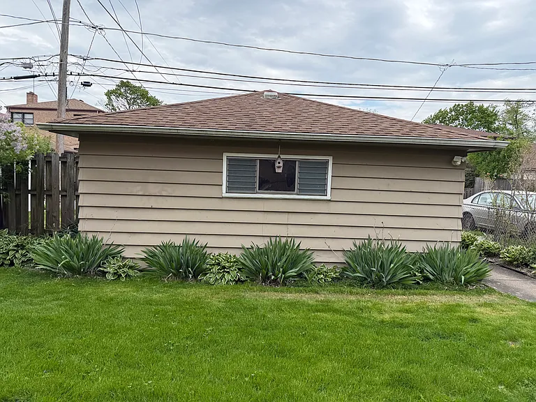 8426 N McCormick Blvd — Photo 4