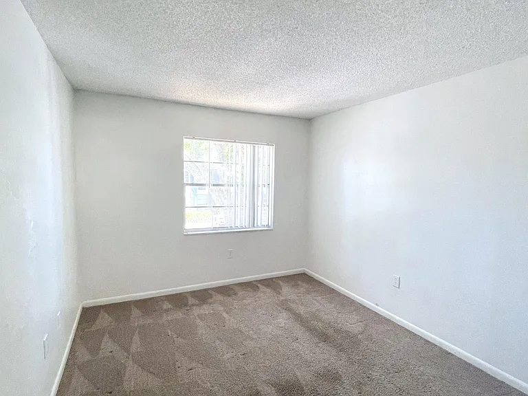 2565 N Alafaya Trl #128 — Photo 8