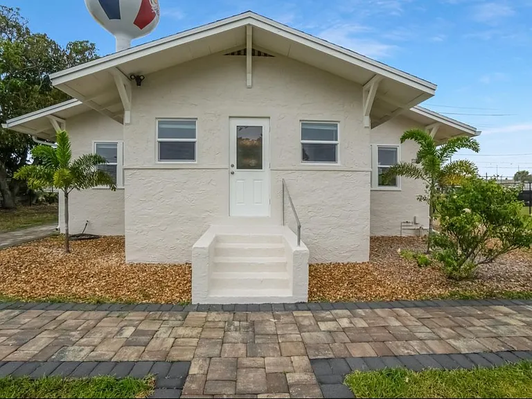 517 Sunrise Ct #A — Photo 12