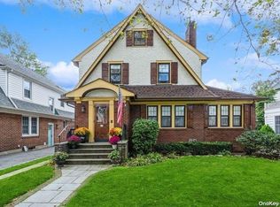 18 Hudson Rd, Floral Park, NY 11001