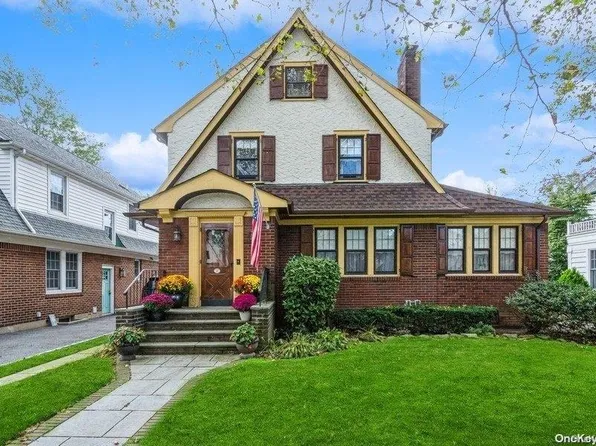 18 Hudson Road, Bellerose Village, NY 11001