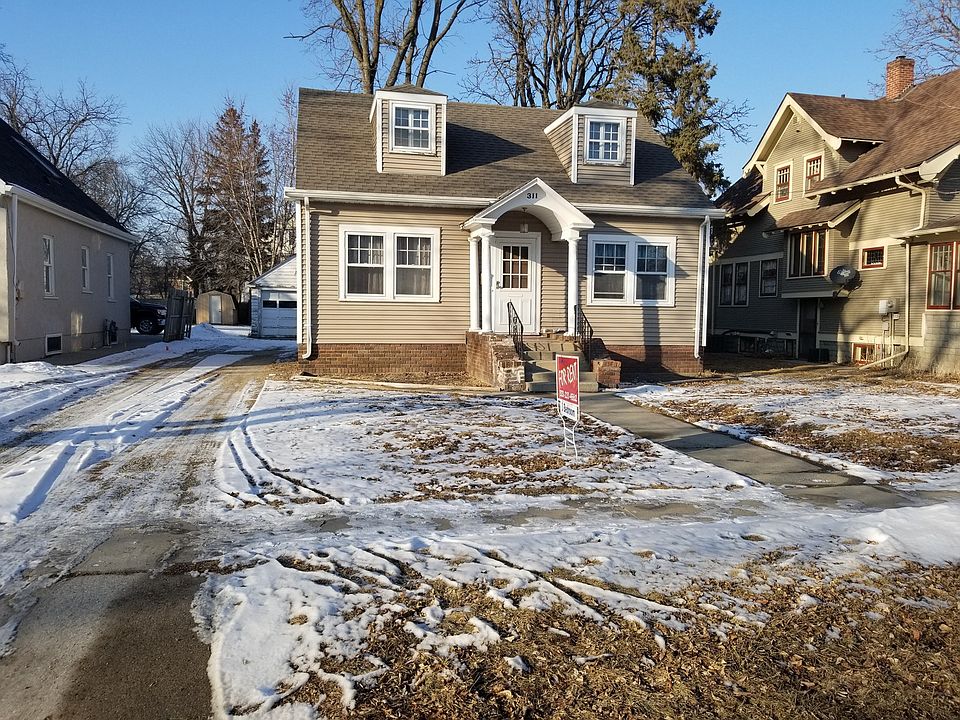 1st image of 311 Becker Ave SE