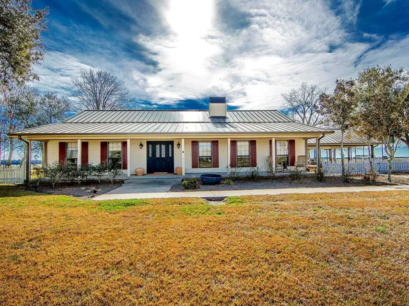 250 Rue De Beauville, Napoleonville, LA 70390