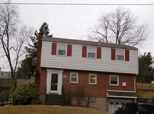 914 Cathedral Rd, Philadelphia, PA 19128