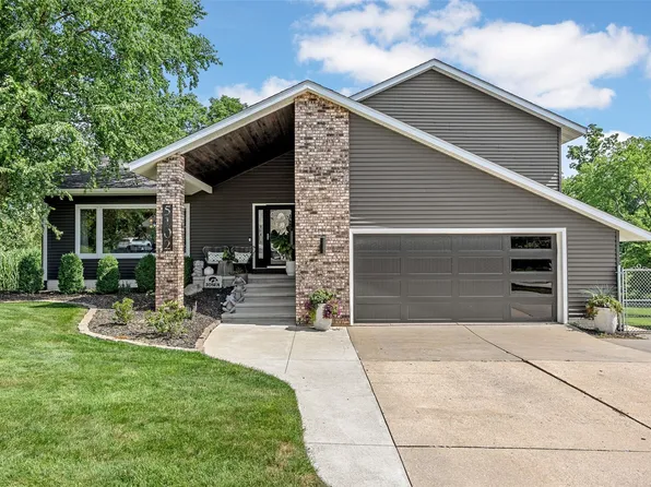 5102 Broadlawn Dr SE, Cedar Rapids, IA 52403