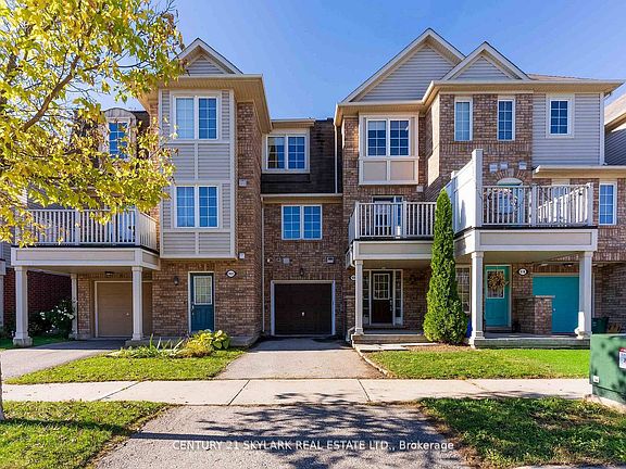2nd image of 920 Deverell Pl