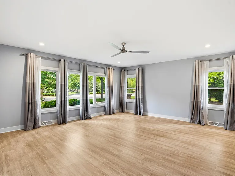 4515 N Lake Dr — Photo 13