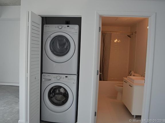 3rd image of 151 SE 1st St #A1608