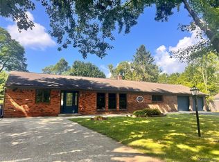 4879 Sundale Dr, Clarkston, MI 48346