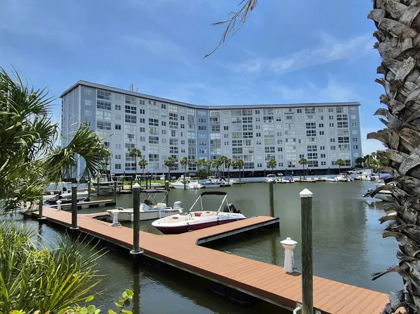 4939 Floramar Ter, New Port Richey, FL