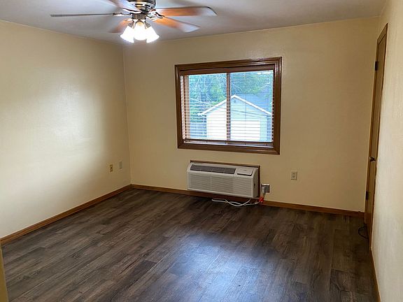 2nd image of 814 3rd Ave SW #1