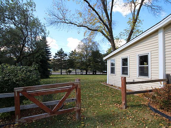 4th image of 13797 Fairlawn Ave