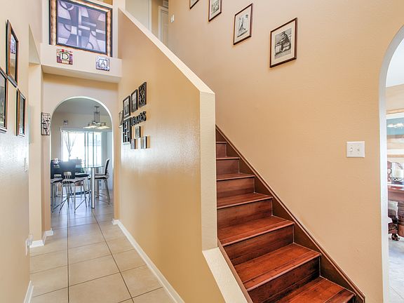 3rd image of 147 Wheatfield Cir