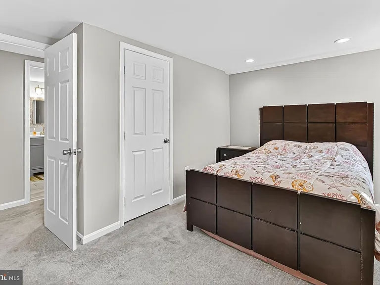 1300 Pinstripe Ct — Photo 19