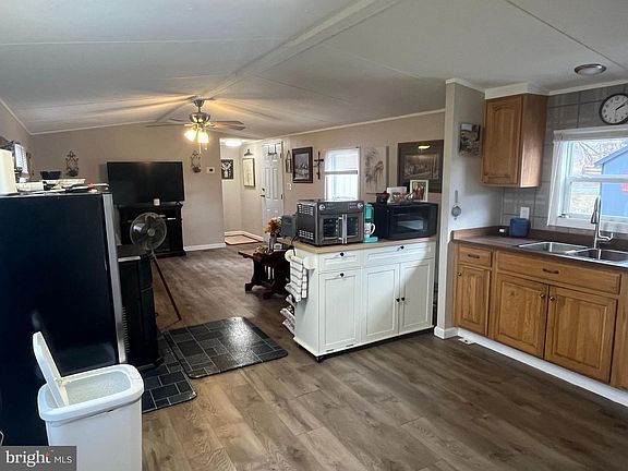 2nd image of 202 Janesa Dr