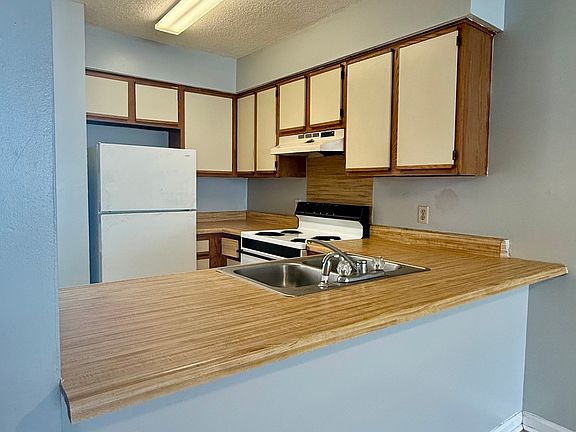 3rd image of 222 Lanier Dr APT 308