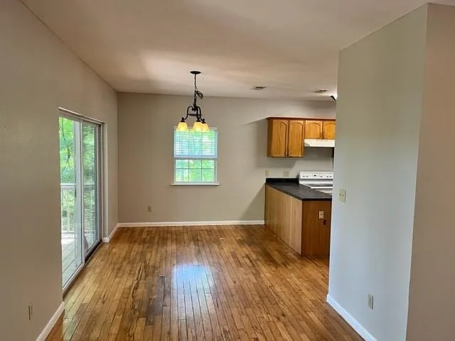 2717 Masterson Ln — Photo 3