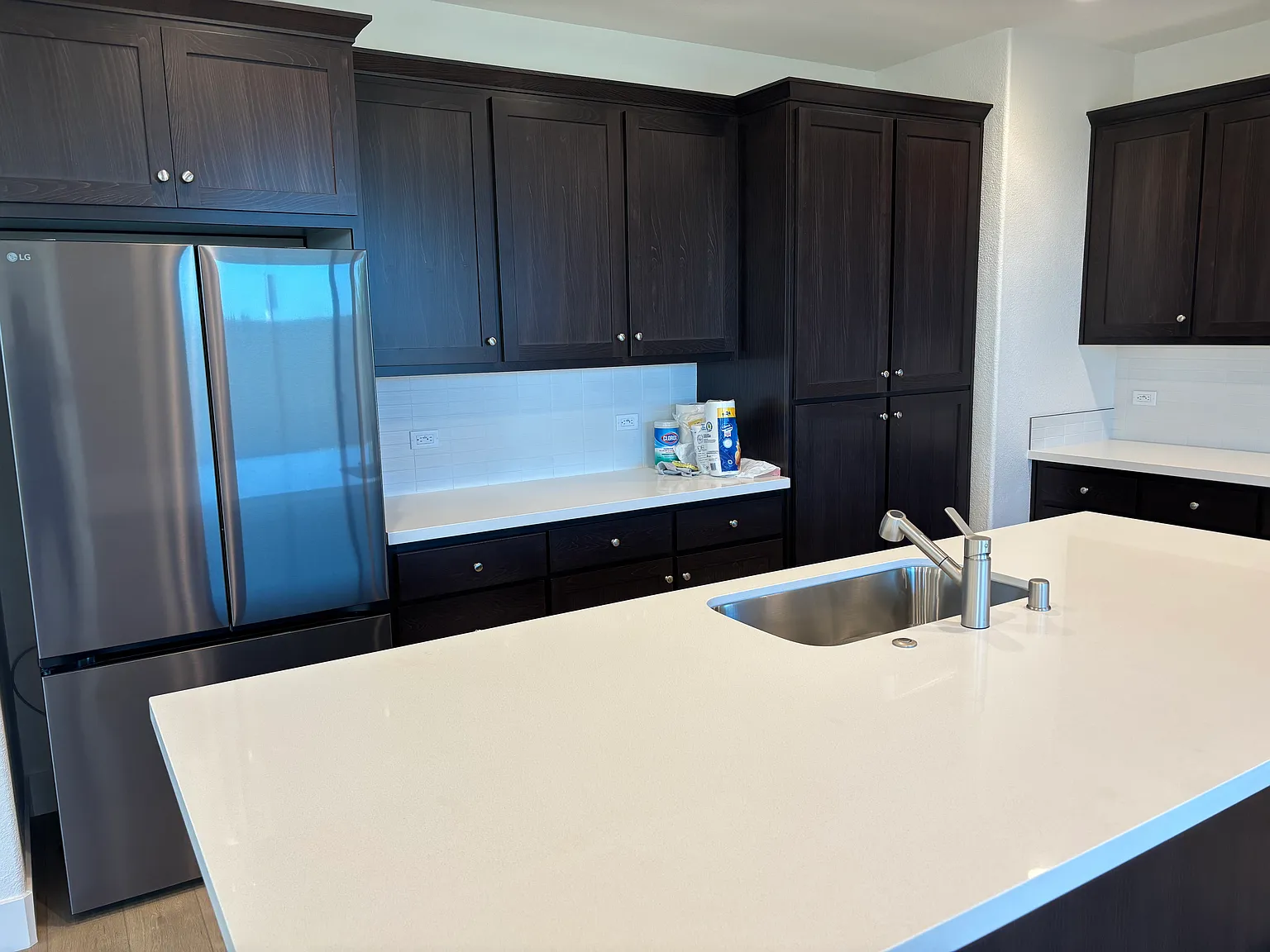 4 bed, 2.5 bath, 2367 sqft, $3,500 — Photo 3