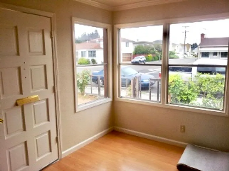 4000 Nevin Ave — Photo 3