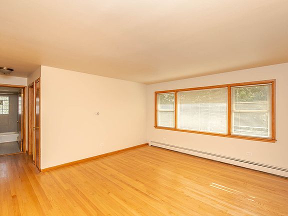 3rd image of 5238 N Neenah Ave APT 3D