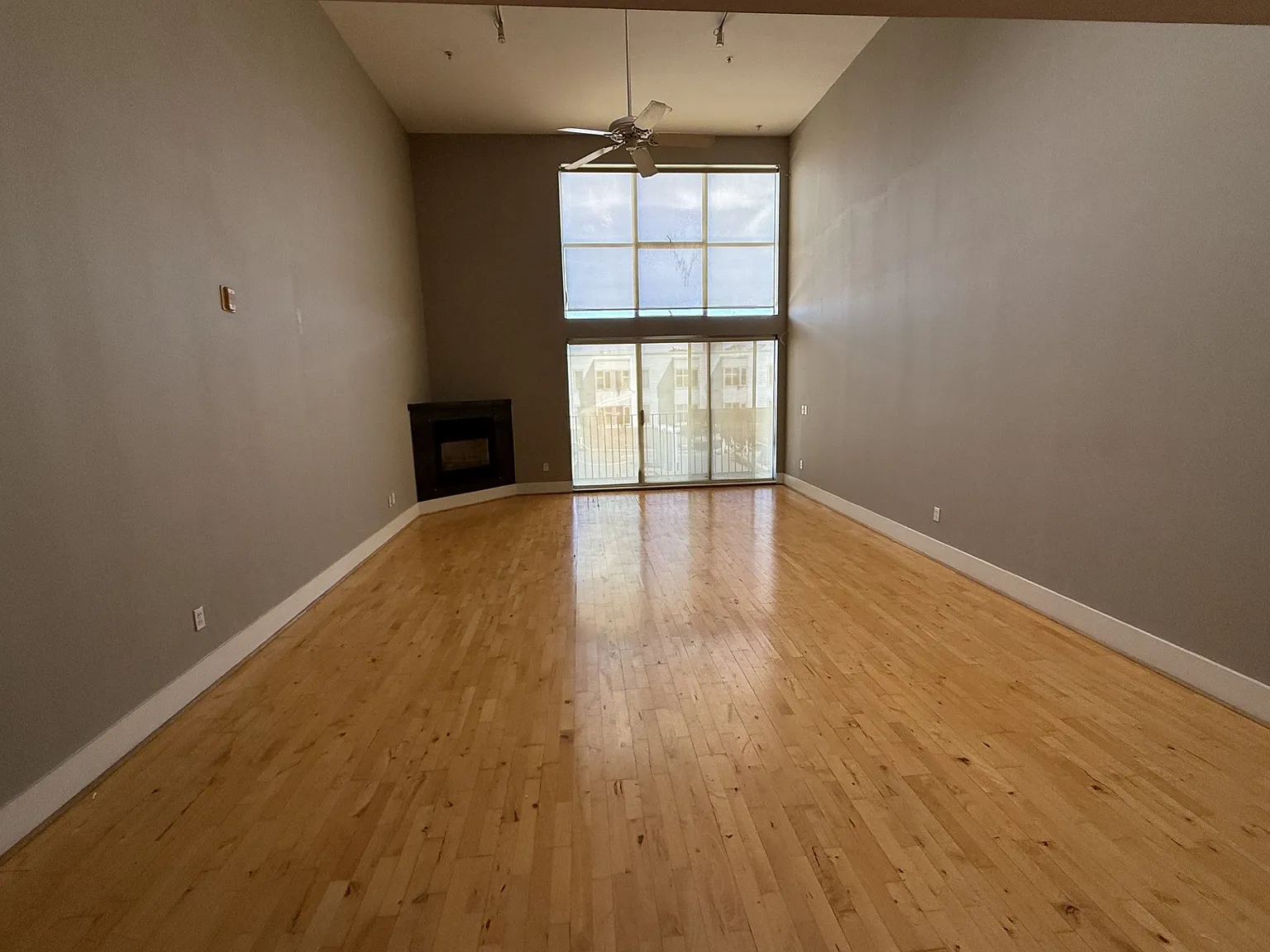 2 bed, 2.5 bath, 1778 sqft, $6,200 — Photo 1
