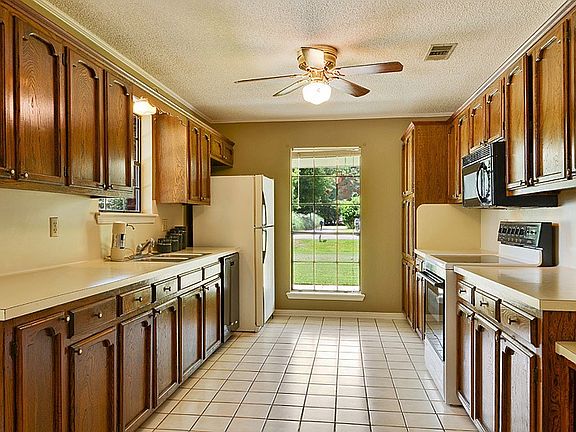 5th image of 10632 Durmast Dr