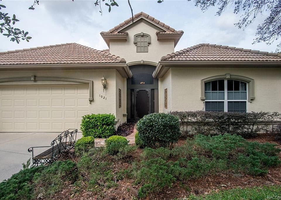1st image of 1021 W Lake Valley Ct