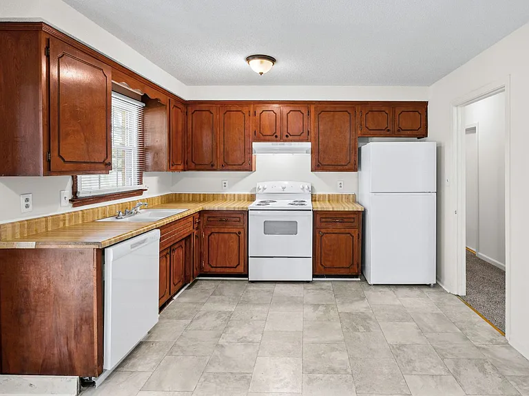 397 Elaine Dr — Photo 8
