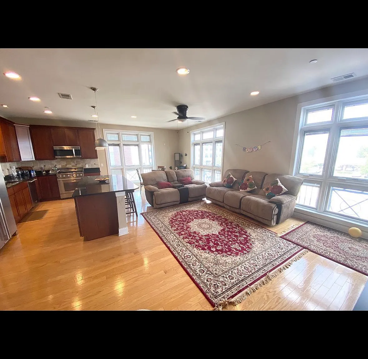 2 bed, 1383 sqft, $3,000 — Photo 3