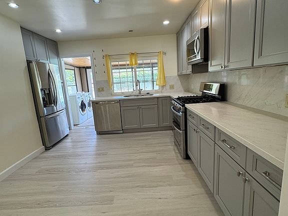 3rd image of 22936 Gault St