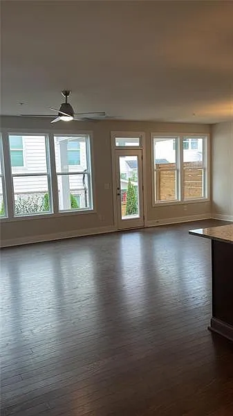 4 bed, 3.5 bath, 2845 sqft, $3,200 — Photo 3