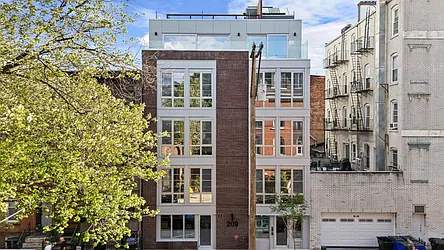 209 6th Street, #200