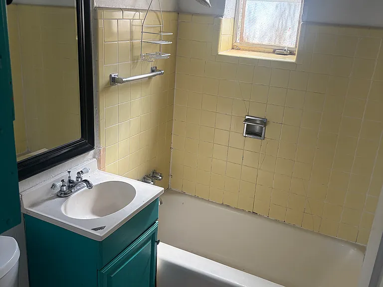 1211 E Adelaide Dr — Photo 3