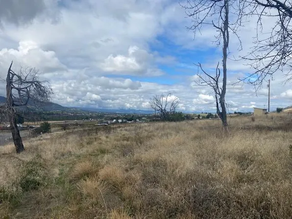 80 E Ashland Ln, Ashland, OR 97520