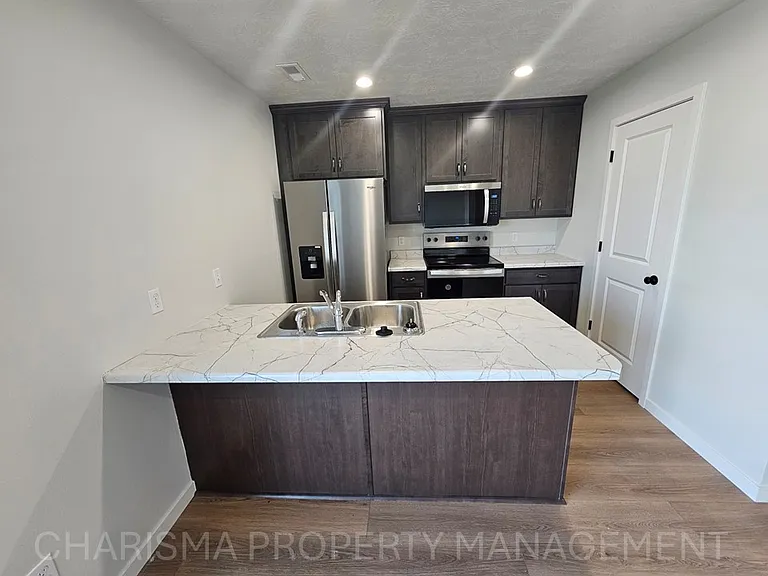 Tunis Drive Townhomes — Photo 28
