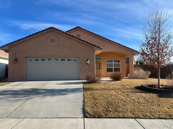 964 Peachcrest Dr, Pueblo, CO 81005