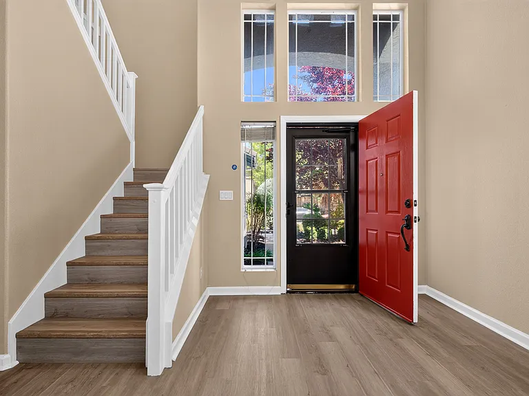 5230 Bay St — Photo 4