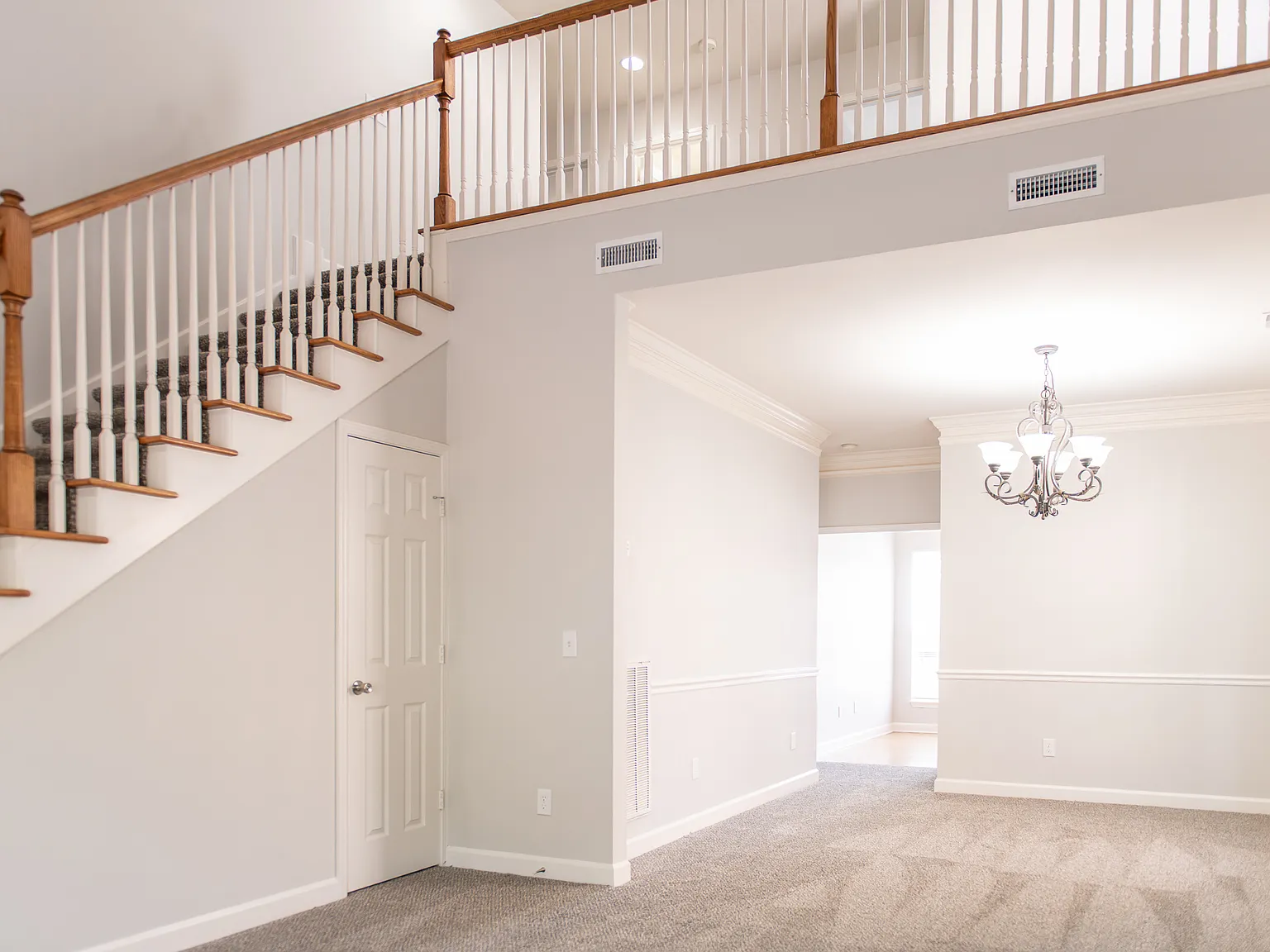 3 bed, 2.5 bath, 1681 sqft, $2,350 — Photo 3