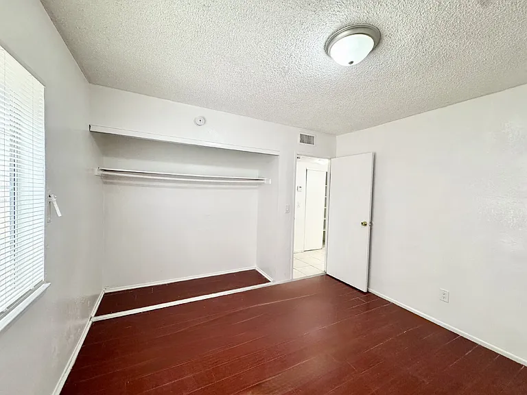3427 E Cheyenne Ave #B — Photo 35