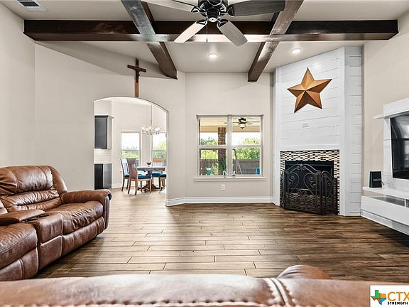 4th image of 1919 Briar Hollow Dr