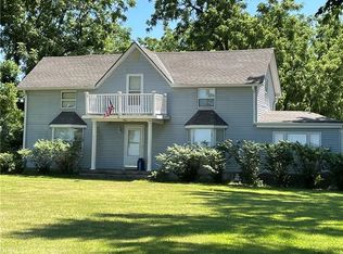 2215 S Mecklin School Rd, Oak Grove, MO 64075