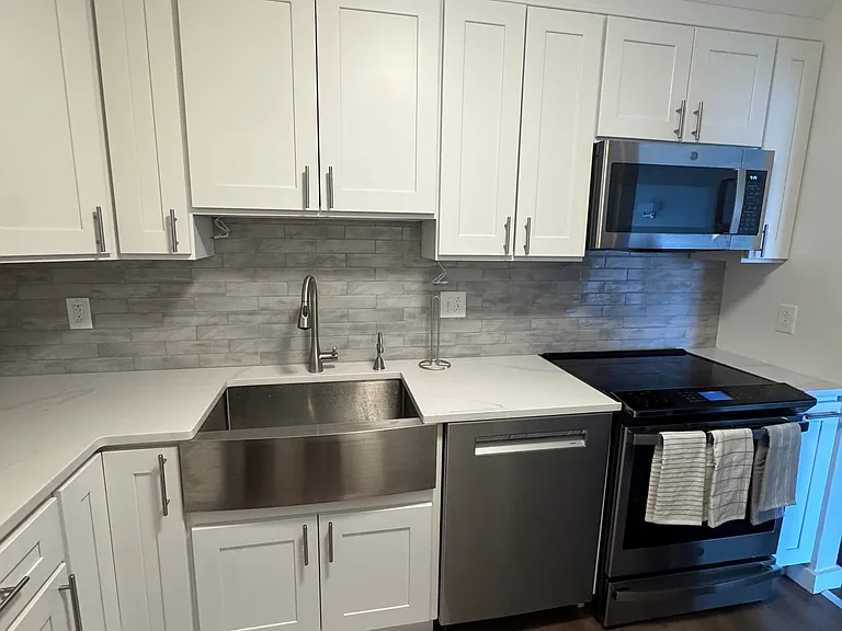 41 Park St #404 — Photo 6