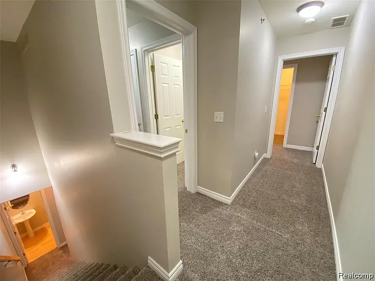 215 S Village Way — Photo 21