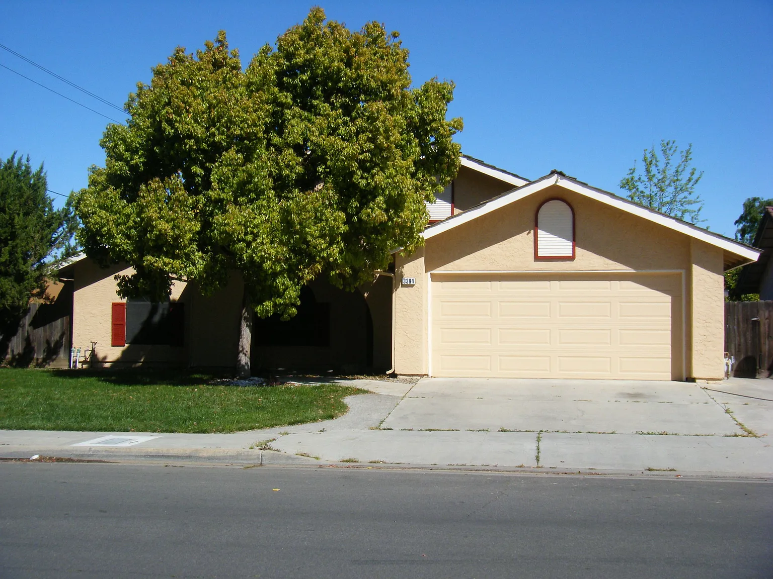 3394 N Berlin Ave photo 1