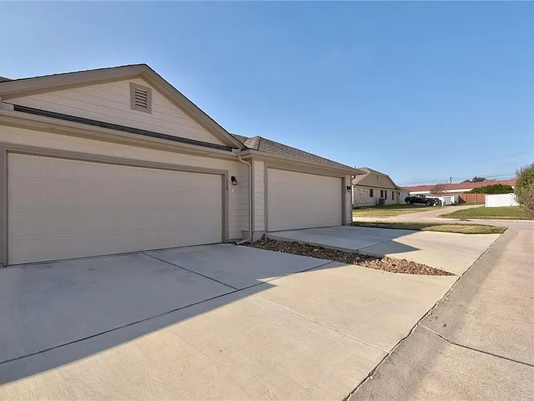 412 Crater Lake Dr #412 — Photo 20