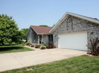 8412 W Thorn Tree Rd, Muncie, IN 47304